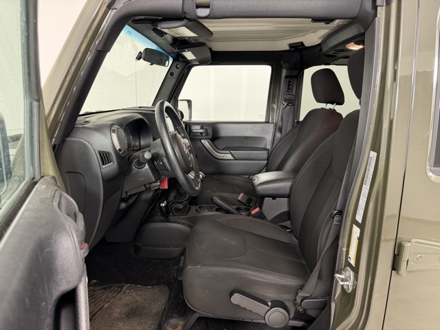 2015 Jeep Wrangler Unlimited Sport photo 2