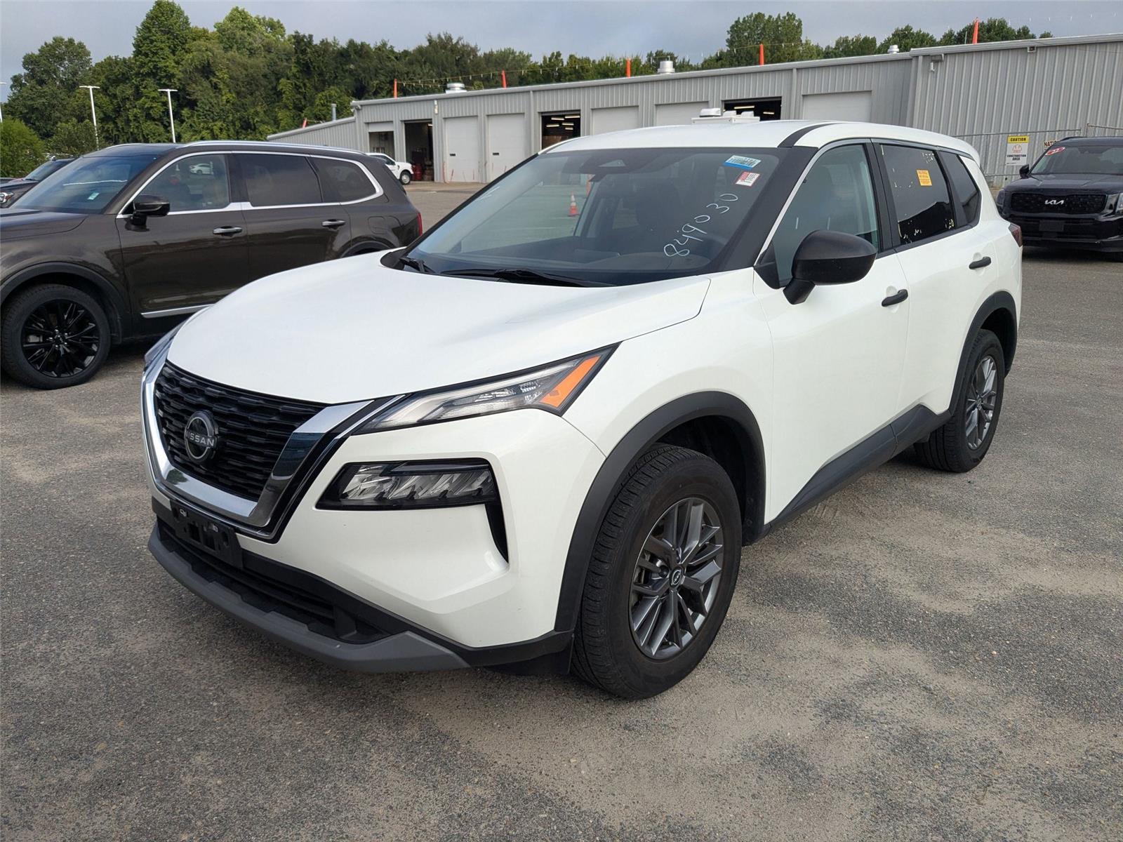 2023 Nissan Rogue S photo 3