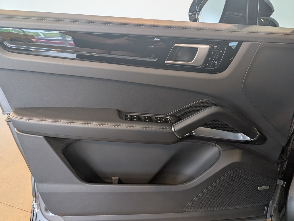 2019 Porsche Cayenne Turbo photo 10