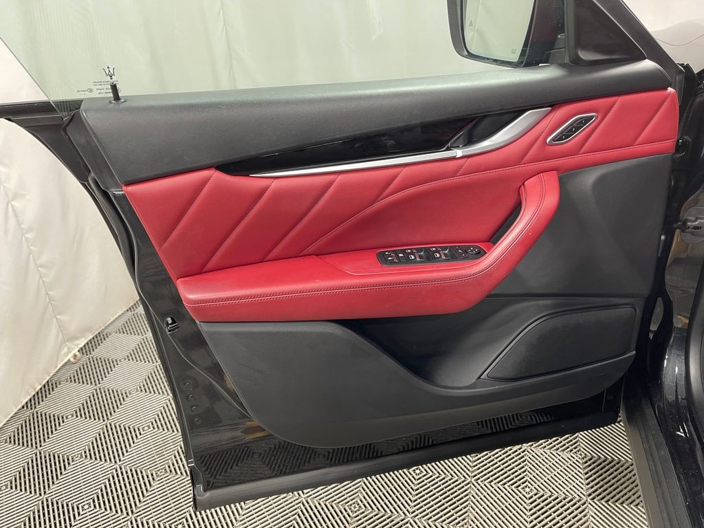 2022 Maserati Levante GT photo 20