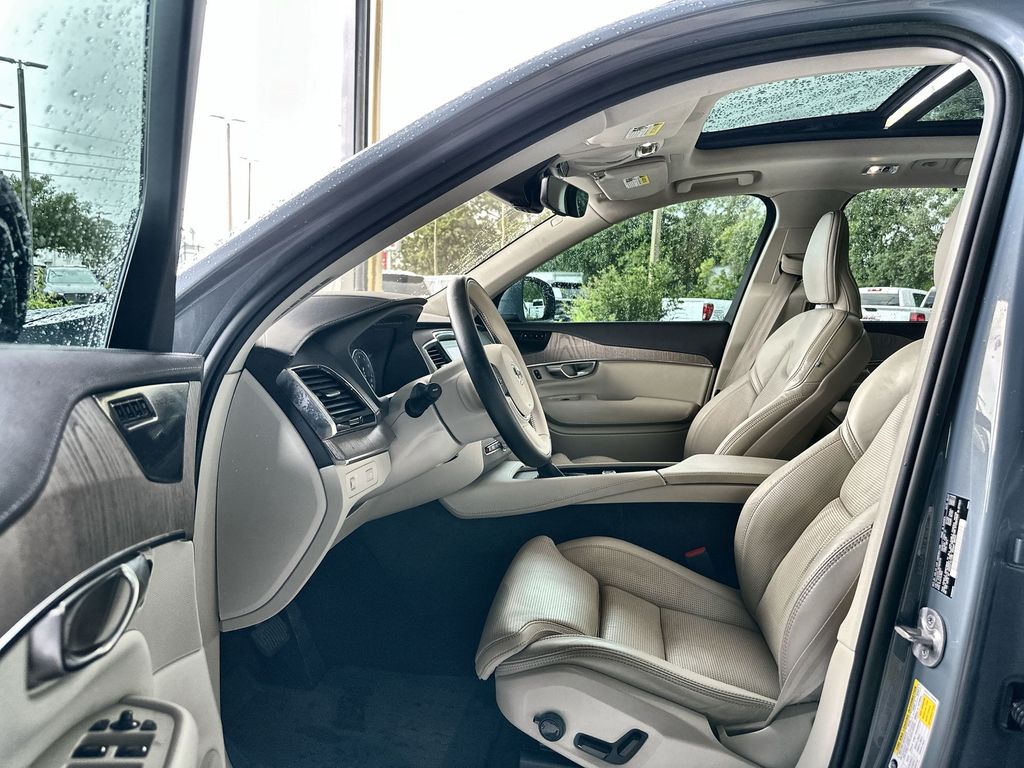 2022 Volvo XC90 T6 Inscription photo 20