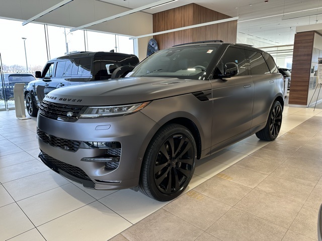 2026 Land Rover Range Rover Sport Dynamic SE's photo