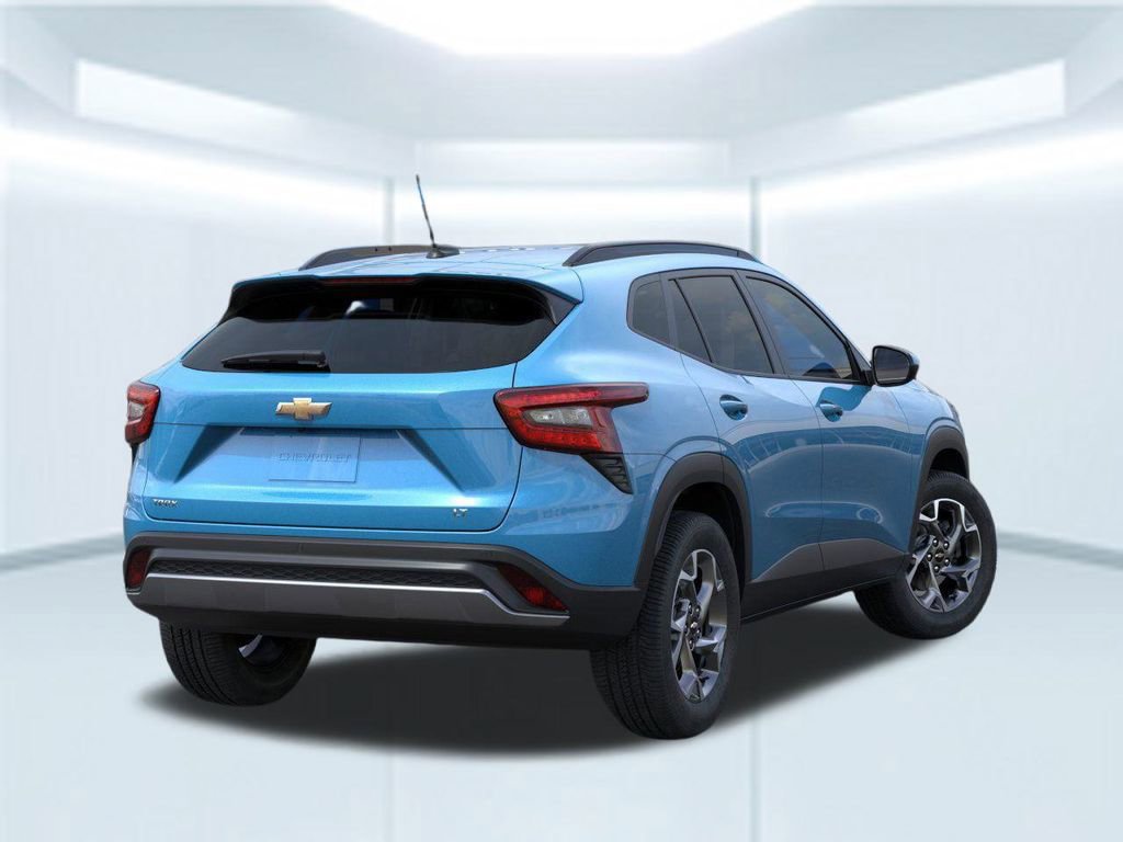 2025 Chevrolet Trax LT photo 3