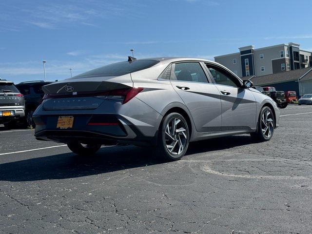 2025 Hyundai Elantra Hybrid Limited photo 3