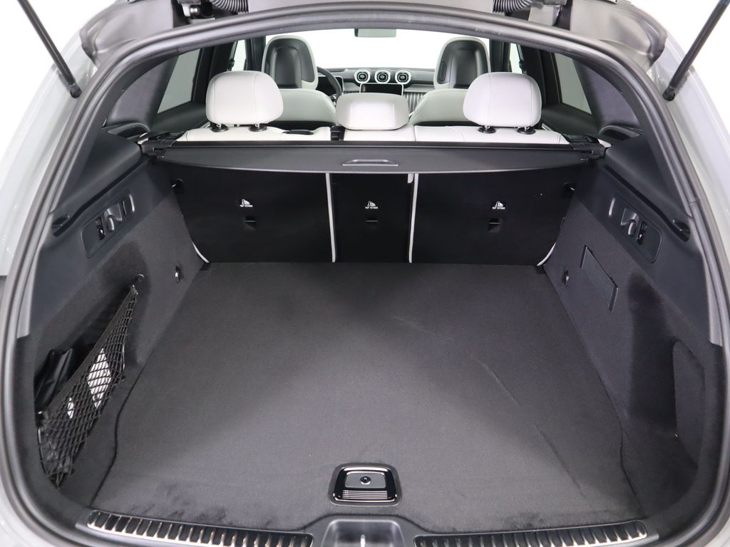 2026 Mercedes Benz GLC 300 photo 26