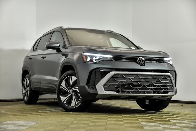 2025 Volkswagen Taos SE photo 2