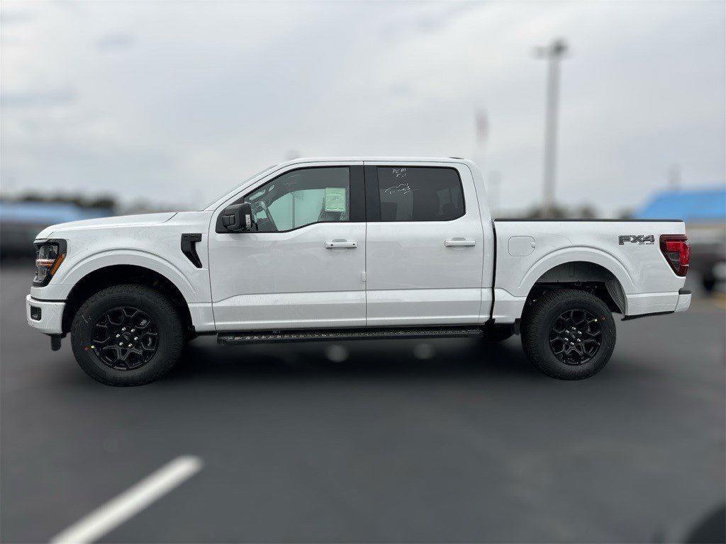 2025 Ford F-150 XLT photo 2