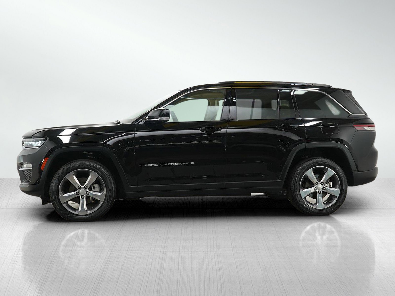 Used 2022 Jeep Grand Cherokee Limited with VIN 1C4RJHBG2N8603232 for sale in Hopkins, Minnesota