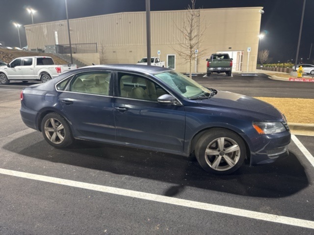 2012 Volkswagen Passat SE's photo