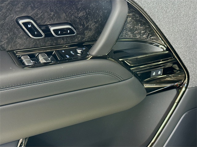 2025 Land Rover Range Rover Sport SE photo 16