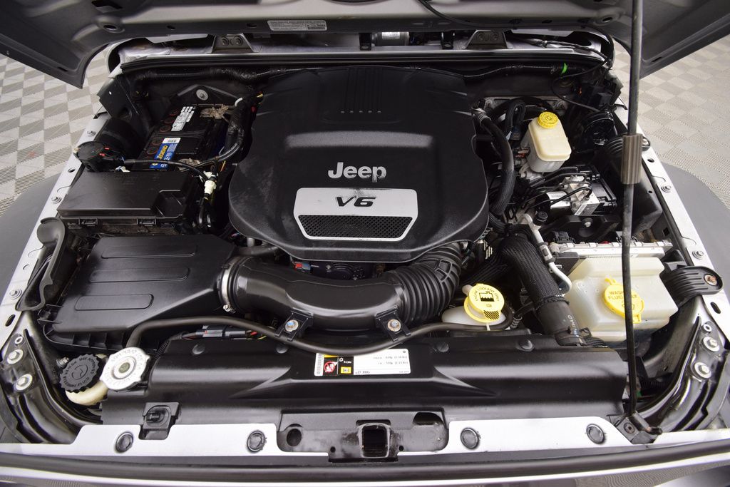 2014 Jeep Wrangler Unlimited Sport photo 20