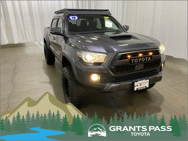 2018 Toyota Tacoma TRD Sport's photo