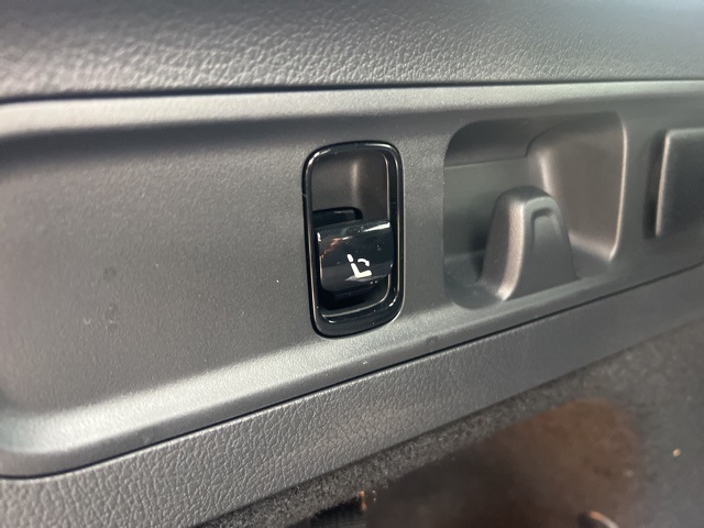 2025 Mercedes Benz GLC 350e 4MATIC photo 17
