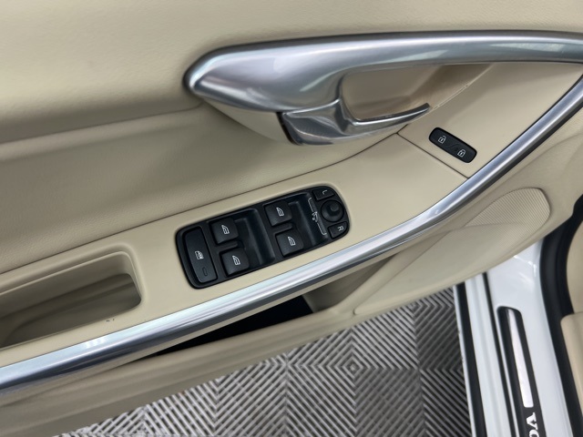 2013 Volvo S60 T5 Premier photo 13