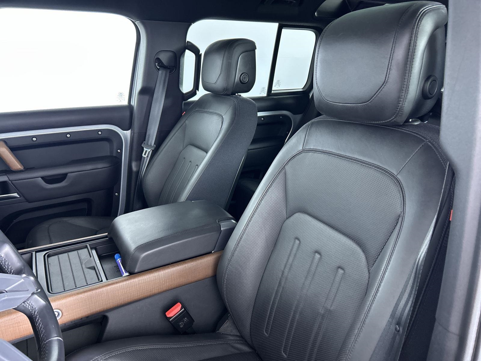 2021 Land Rover Defender 110 photo 25