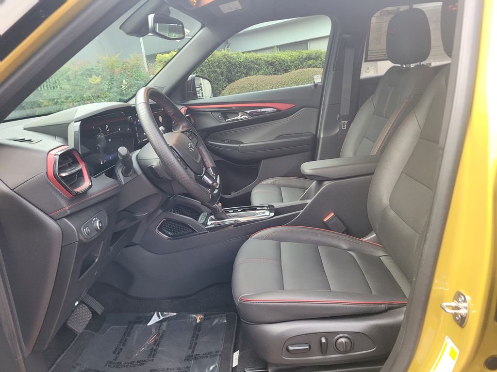 2024 Chevrolet Trailblazer RS photo 2