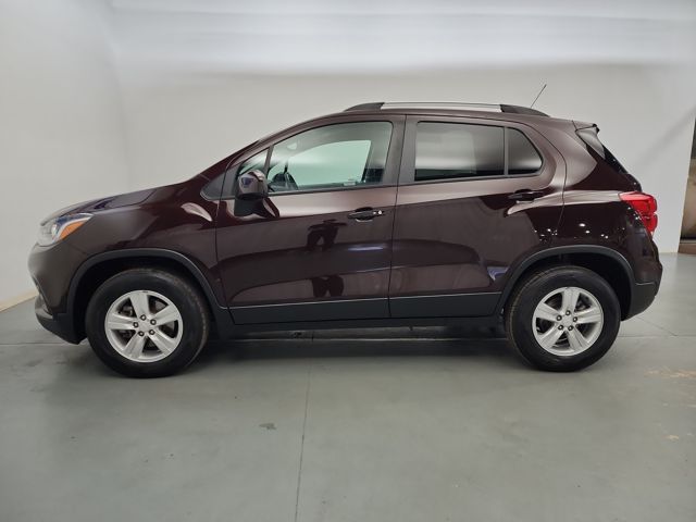 2022 Chevrolet Trax LT photo 2