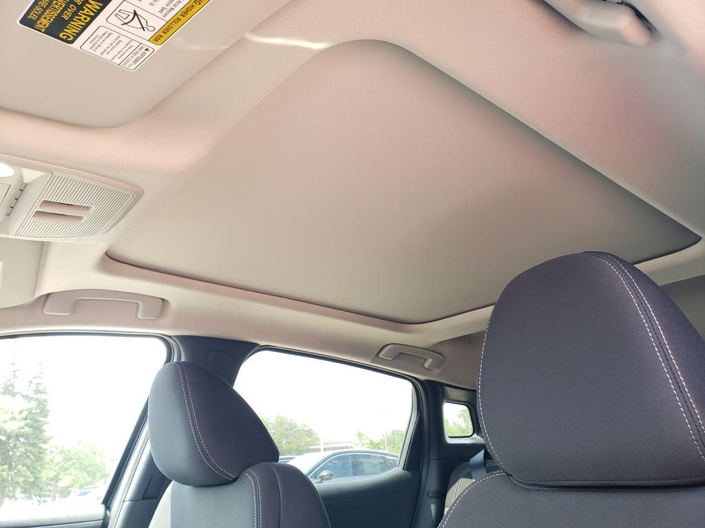 2025 Nissan Kicks SV photo 8
