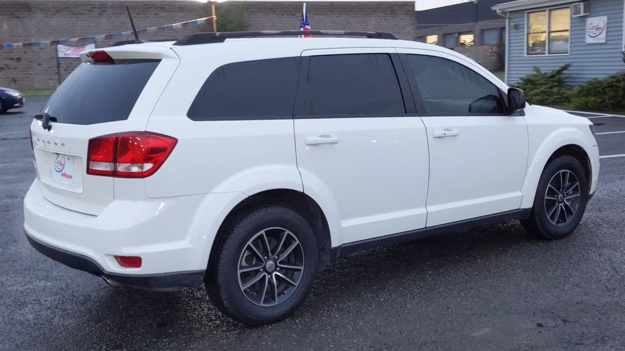 2018 Dodge Journey SXT photo 2