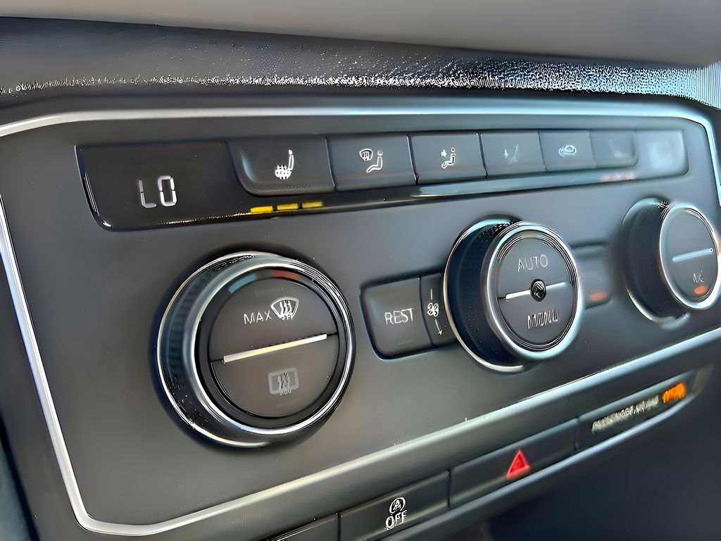 2021 Volkswagen Atlas V6 SE Technology photo 17
