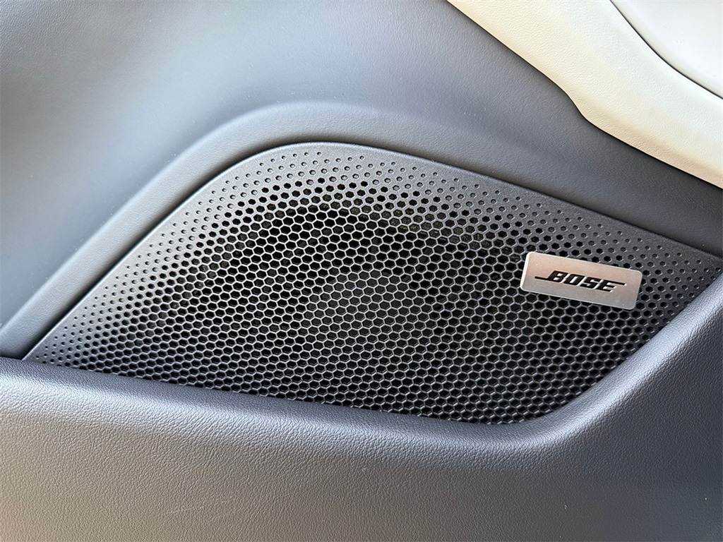 2025 Porsche Taycan 4S photo 13