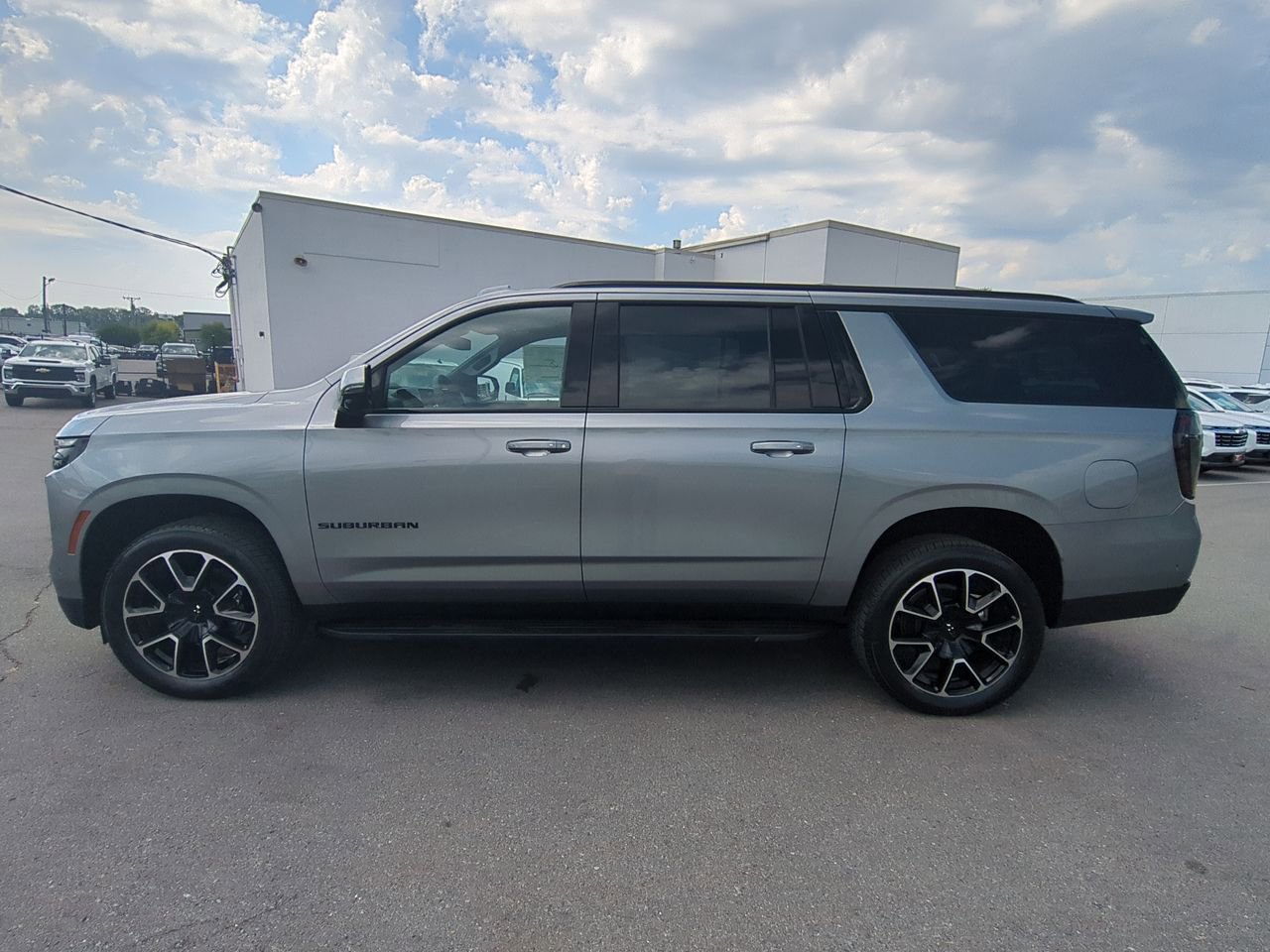 2026 Chevrolet Suburban RST photo 4