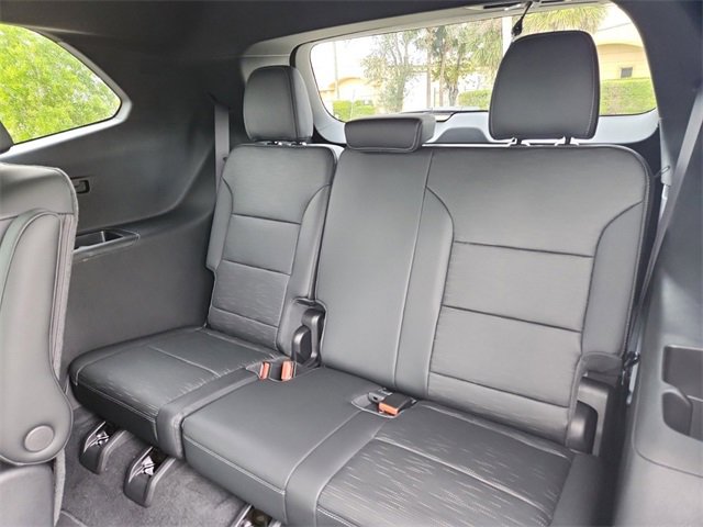 2025 Buick Enclave Sport Touring photo 4