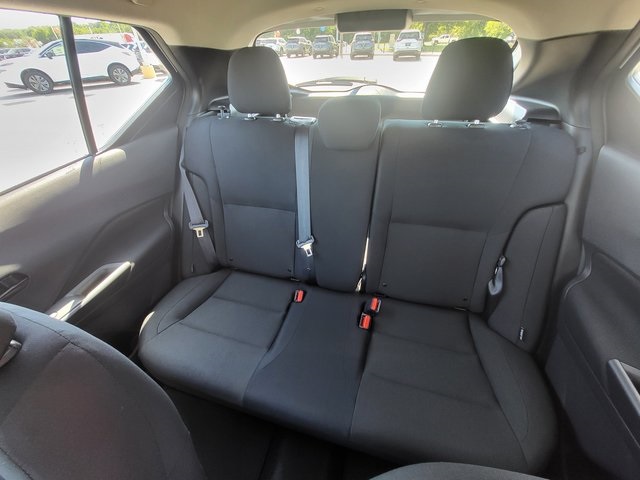 2025 Nissan Kicks Play S photo 12
