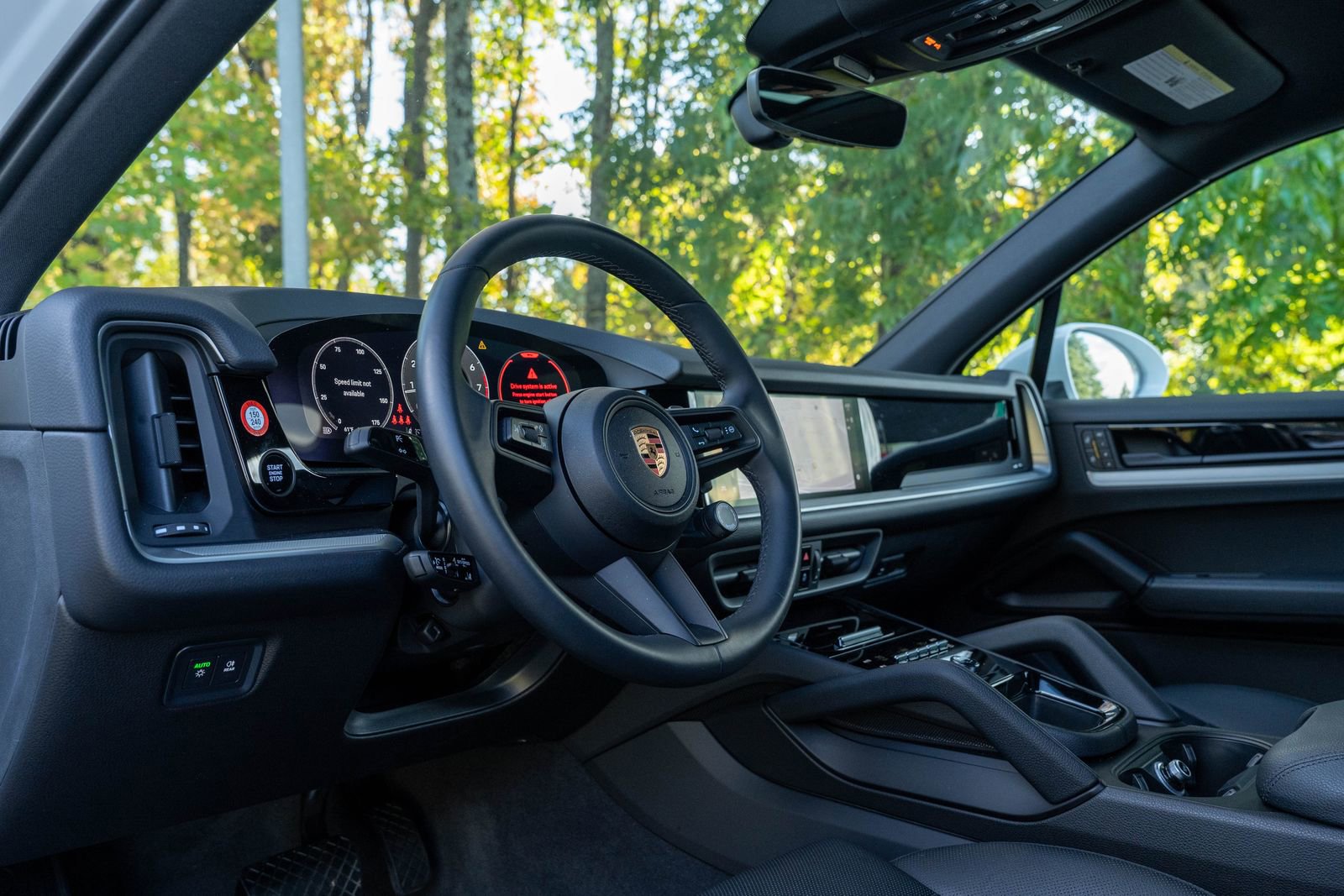 2025 Porsche Cayenne Base photo 3