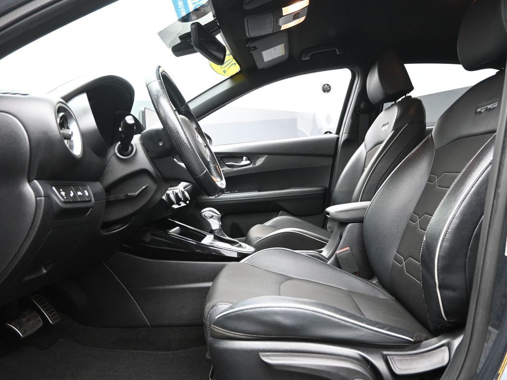 2021 Kia Forte GT-Line photo 11