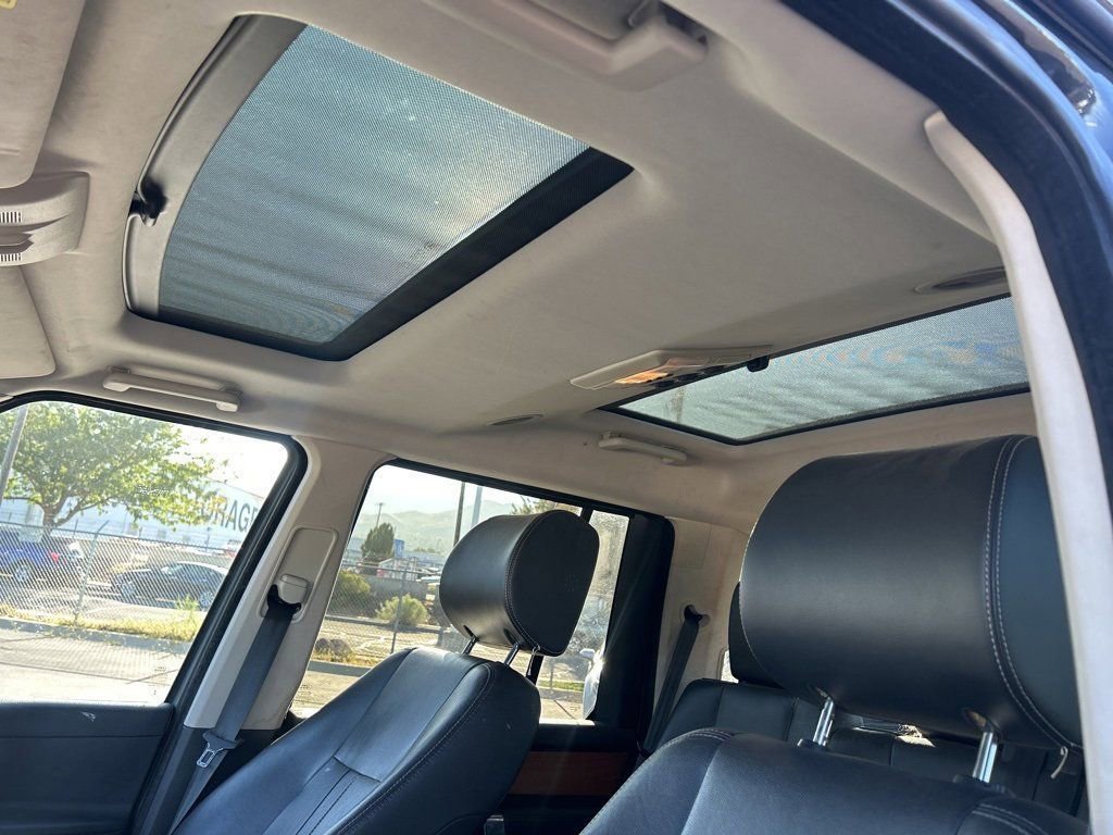 2015 Land Rover LR4 Base photo 19