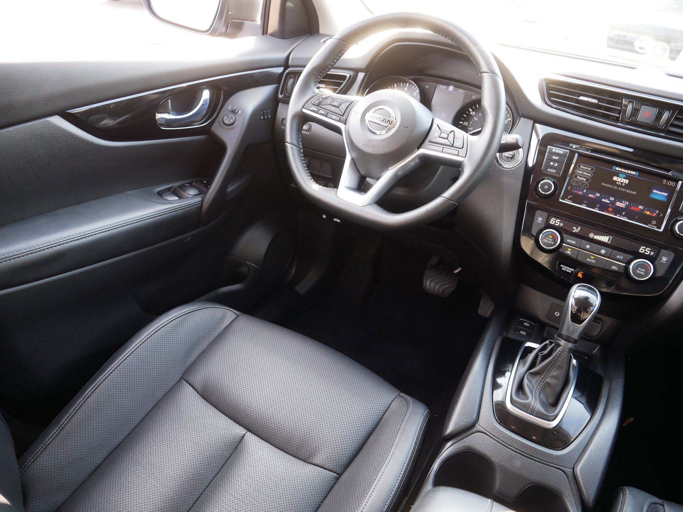 2022 Nissan Rogue Sport SL photo 9