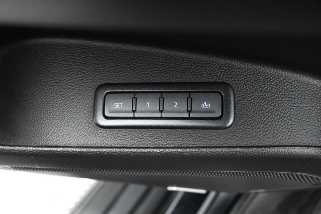 2019 Chevrolet Suburban Premier photo 20