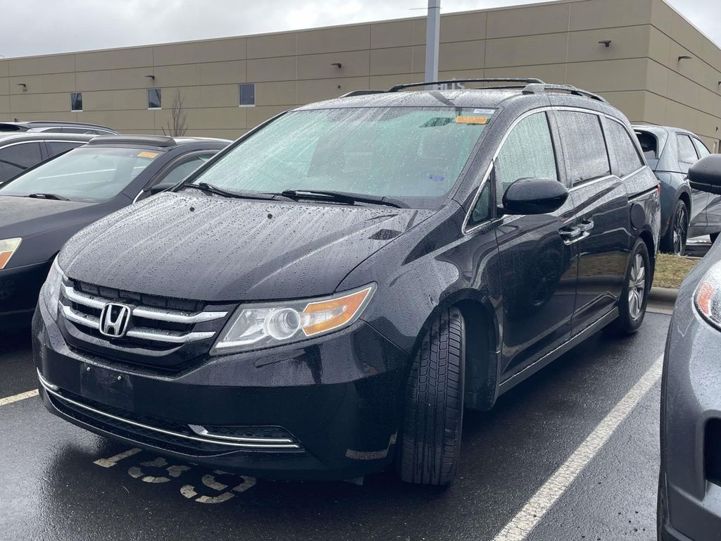 2016 Honda Odyssey SE photo 2