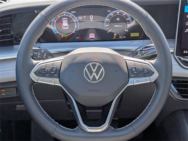 2025 Volkswagen Tiguan SE photo 9