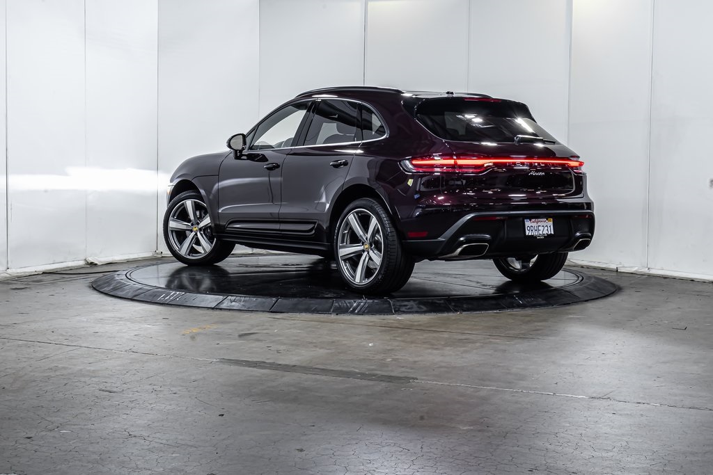 2025 Porsche Macan T photo 3