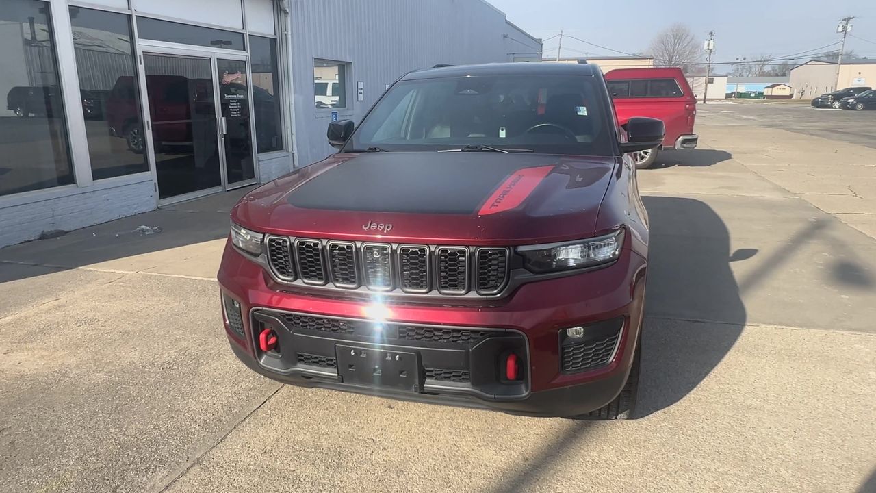 2022 Jeep Grand Cherokee Trailhawk photo 3