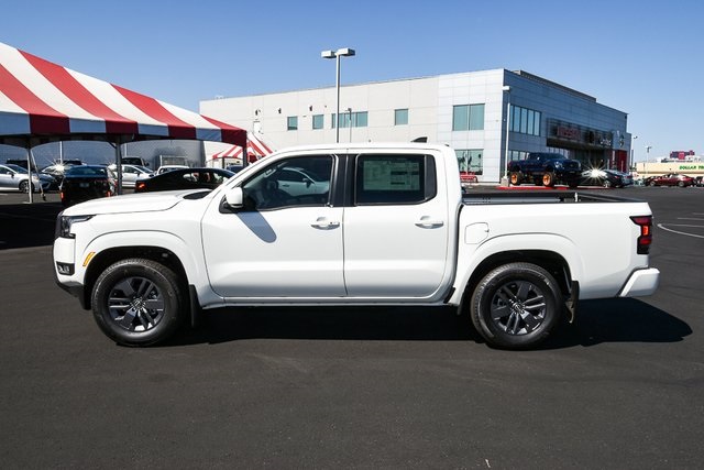 2025 Nissan Frontier SV photo 2