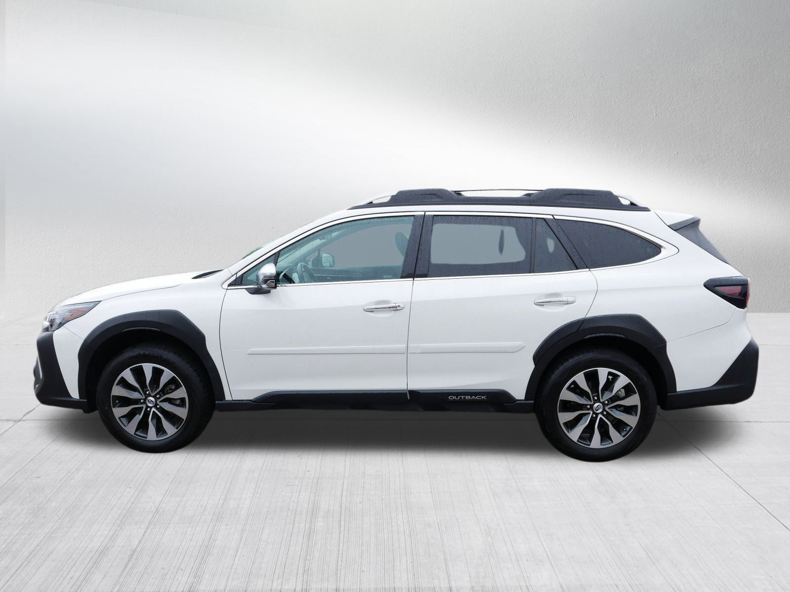 2024 Subaru Outback Touring photo 4