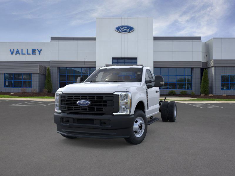 2026 Ford F-350 photo 2
