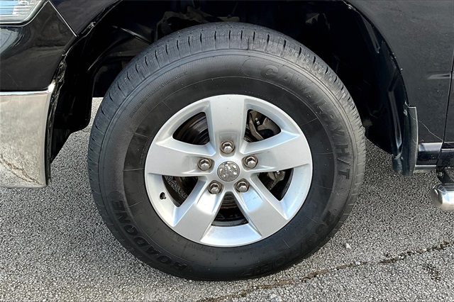 2015 Ram 1500 SLT photo 28