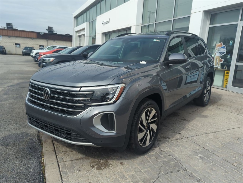 2025 Volkswagen Atlas SE Technology photo 4