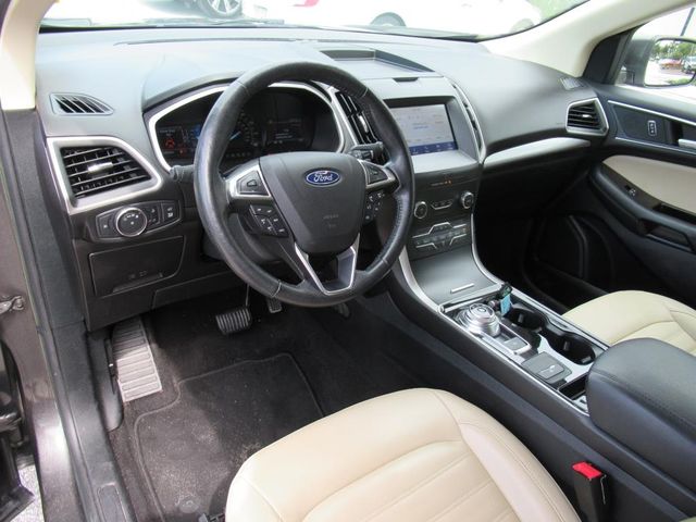 2020 Ford Edge SEL photo 13