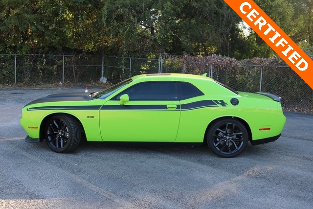 2023 Dodge Challenger R/T photo 2