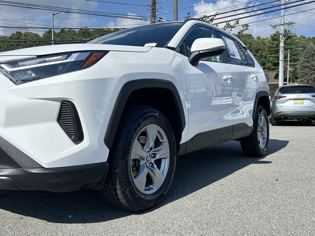 2023 Toyota RAV4 XLE photo 8