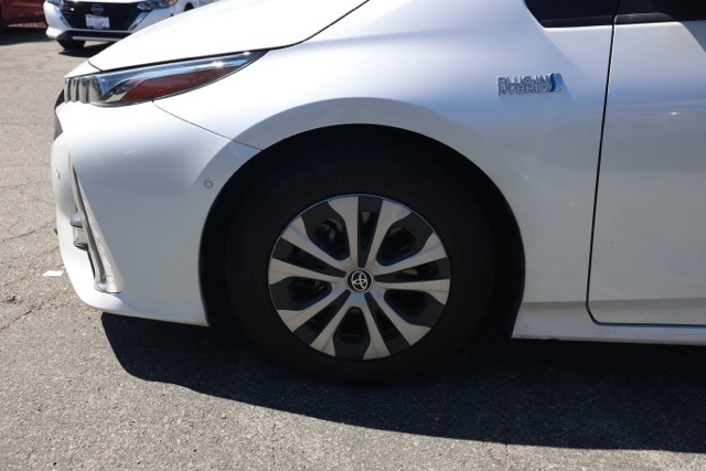 2021 Toyota Prius Prime Limited photo 9