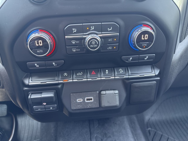 2021 Chevrolet Silverado 1500 RST photo 18