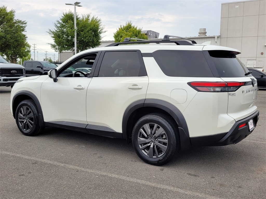 2023 Nissan Pathfinder SV photo 4