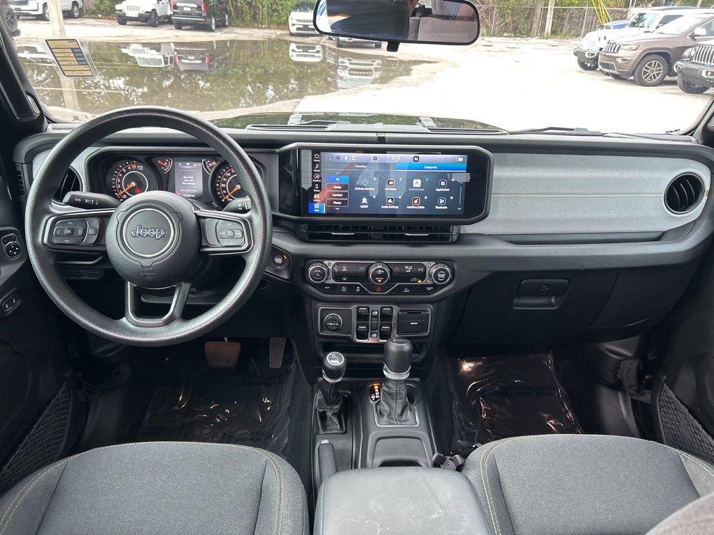 2024 Jeep Gladiator photo 28