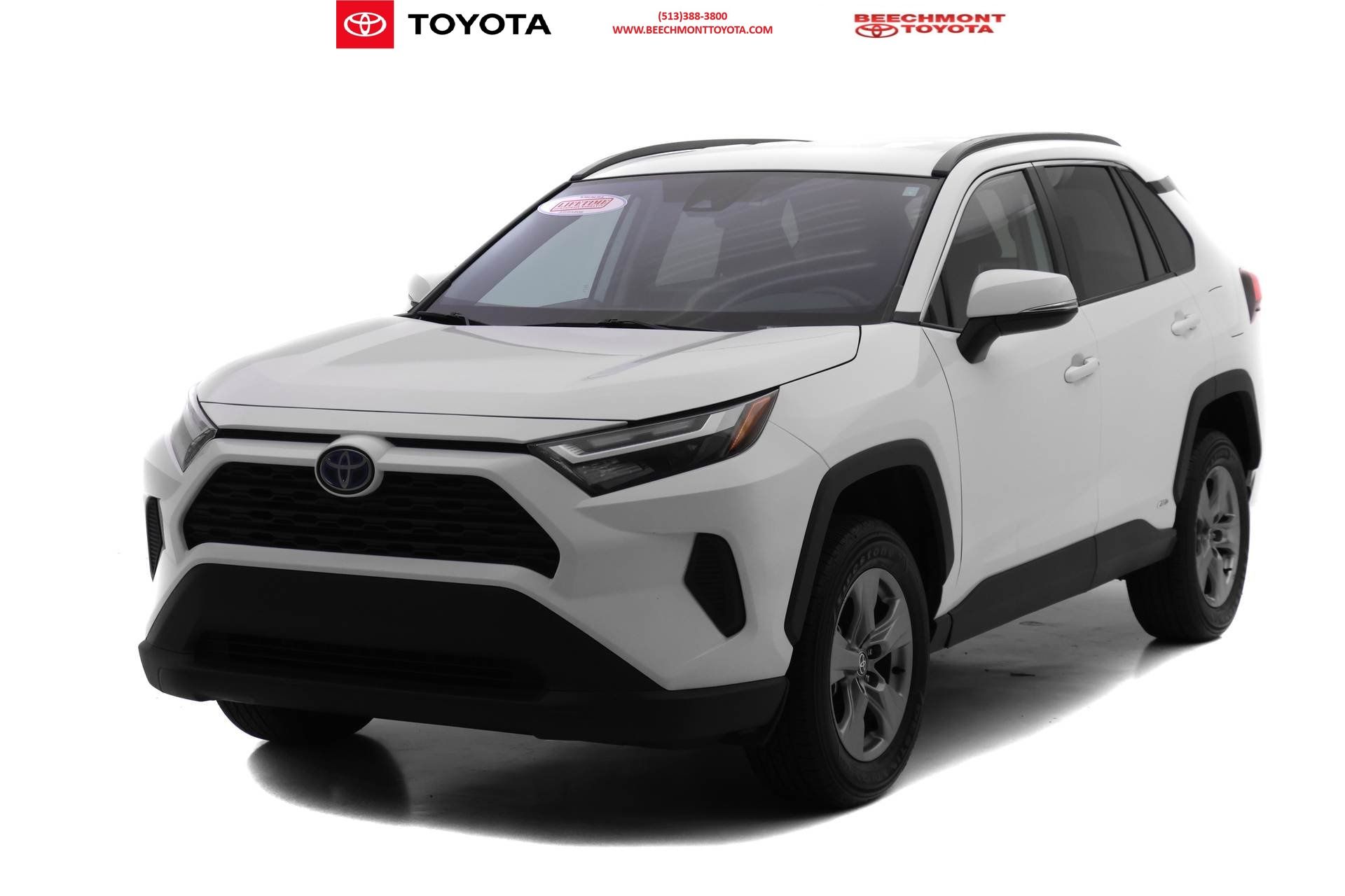 2024 Toyota RAV4 XLE's photo